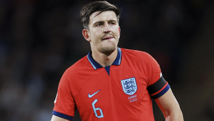 cac-dong-doi-cua-dt-anh-dua-nhau-bao-ve-harry-maguire-2