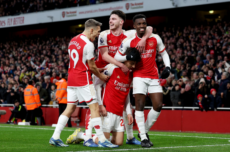 Arsenal cần phải ‘làm cách mạng’ để đua vô địch