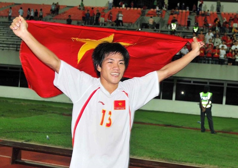 Nhìn Quang Hải hiện tại, còn ai nhớ Quang Hải từng giúp Việt Nam vô địch AFF Cup 2008