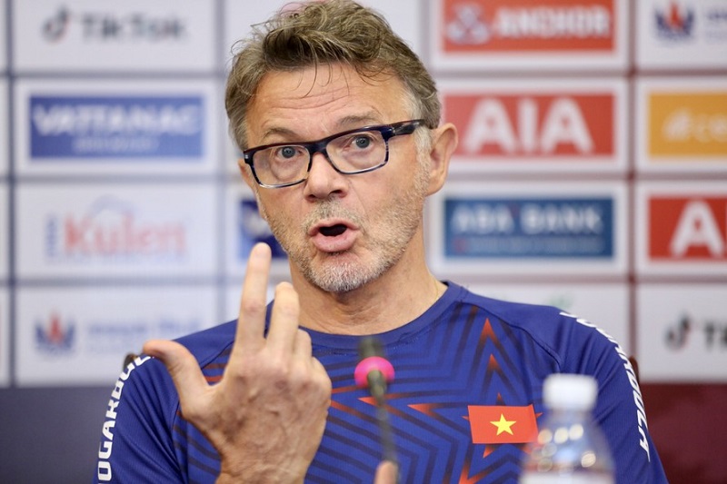 HLV Troussier: ‘Tin tôi đi, ĐT Việt Nam sẽ đánh bại Indonesia ở lượt về’