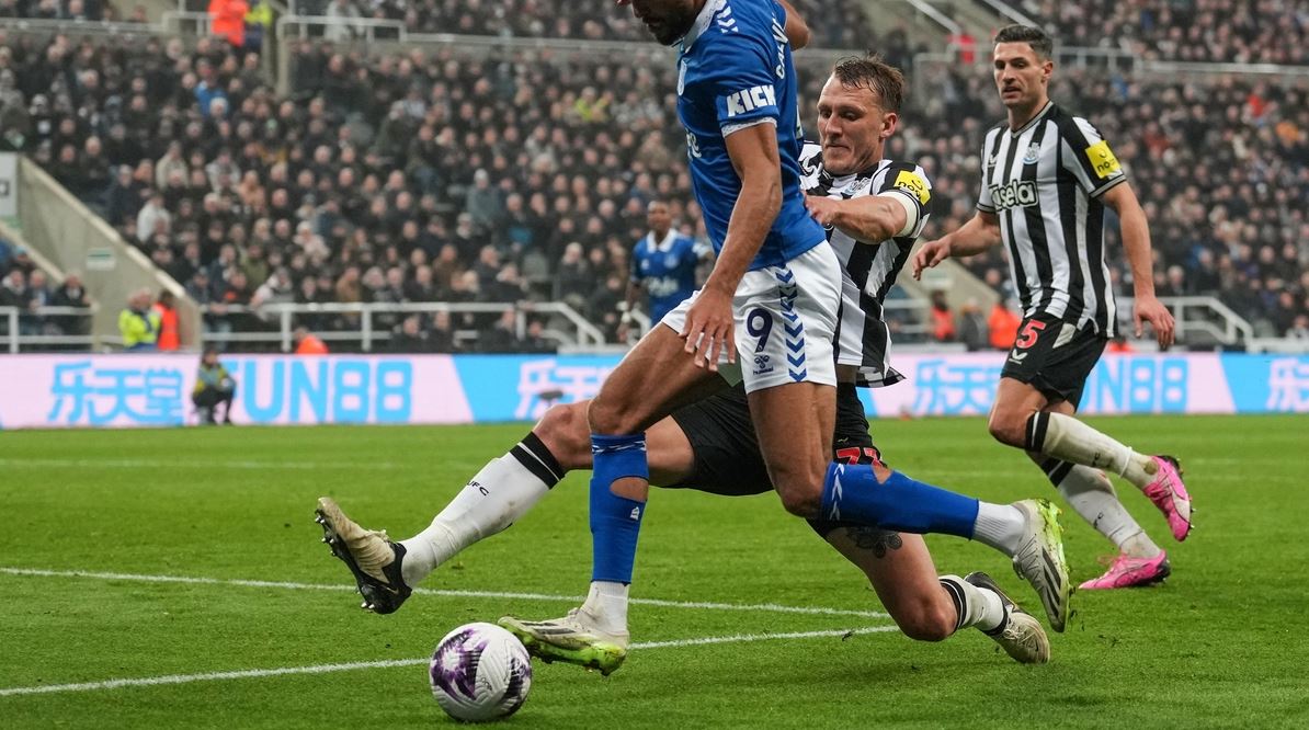 Newcastle United vs Everton (01:30 &#8211; 03/04) | Xem lại trận đấu